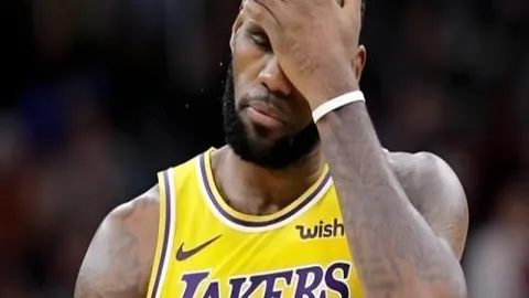 沙特大学体育场全力备战中沙对决，沙国球员现身赛场